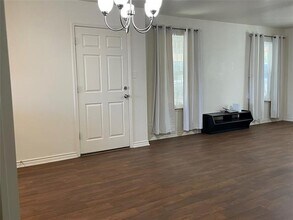937 E Maddox Ave in Fort Worth, TX - Building Photo - Building Photo
