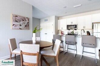 84 San Filippo Dr SE, Unit 08-8204 in Palm Bay, FL - Foto de edificio - Building Photo