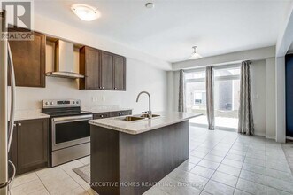 14 Vaughn Dr in Thorold, ON - Building Photo - Building Photo