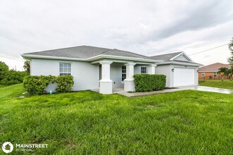 4004 NE 22nd Ave in Cape Coral, FL - Building Photo - Building Photo