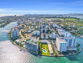 1101 98th St, Unit 5 in Bay Harbor Islands, FL - Foto de edificio - Building Photo