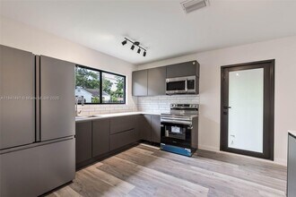 25 NW 78th St in Miami, FL - Building Photo - Building Photo