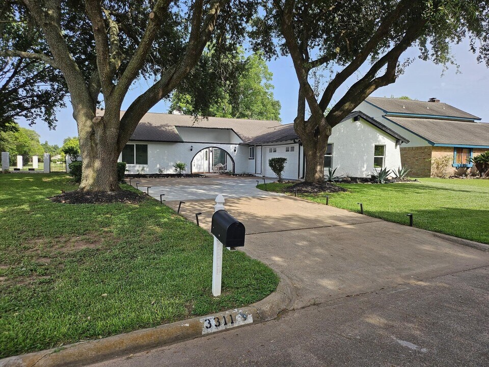3311 Oyster Cove Dr in Missouri City, TX - Building Photo