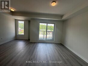 3566 Colonial Dr in Mississauga, ON - Building Photo - Building Photo