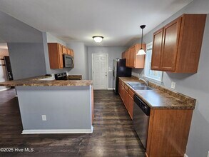 2013 W T Whitehead Dr in Jacksonville, NC - Building Photo - Building Photo