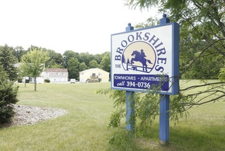 Brookshires Townhomes in Lansing, MI - Foto de edificio - Building Photo