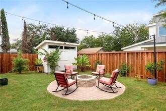 6406 Santos St in Austin, TX - Building Photo - Building Photo