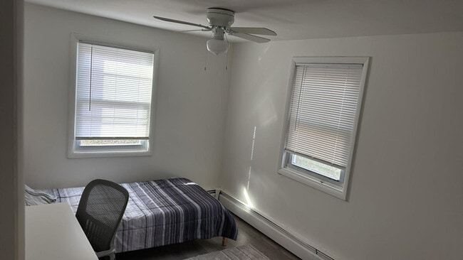 114 S Lee St in Falls Church, VA - Foto de edificio - Building Photo