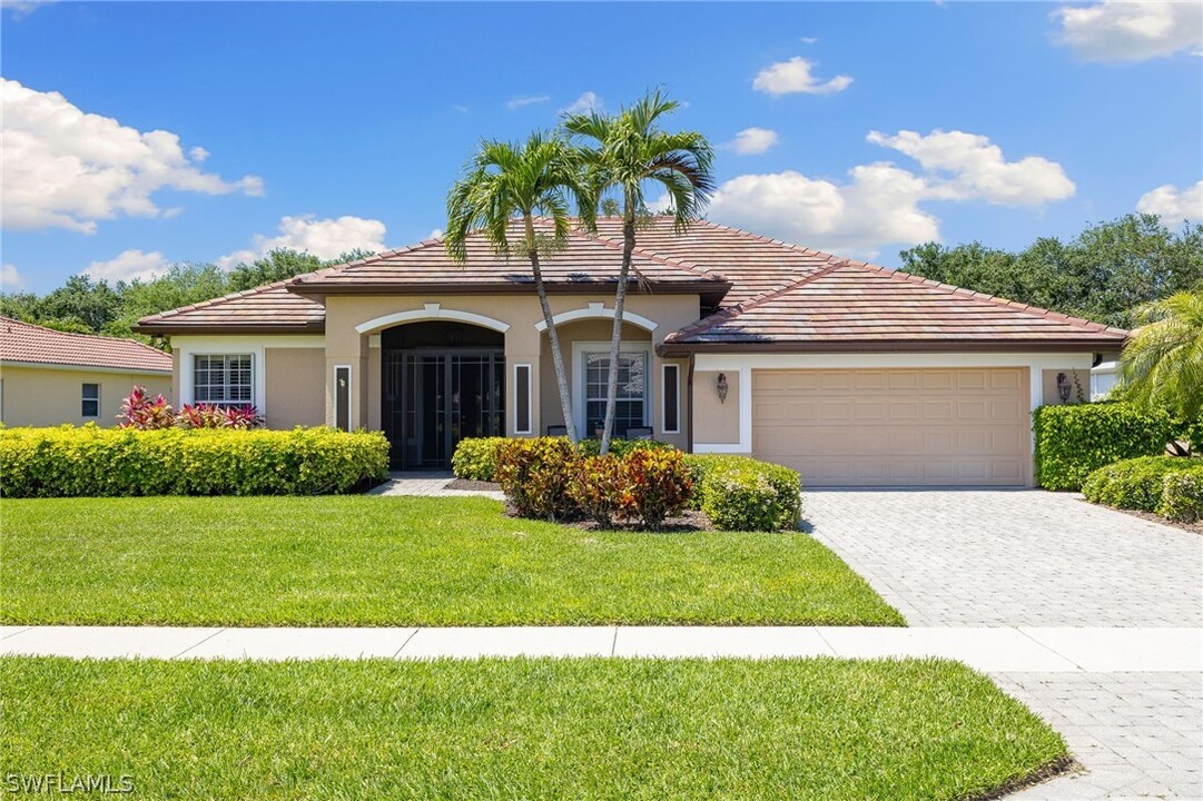 8886 Lely Island Cir in Naples, FL - Building Photo