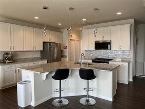 7184 Walnut Grove Ln N in Maple Grove, MN - Foto de edificio - Building Photo