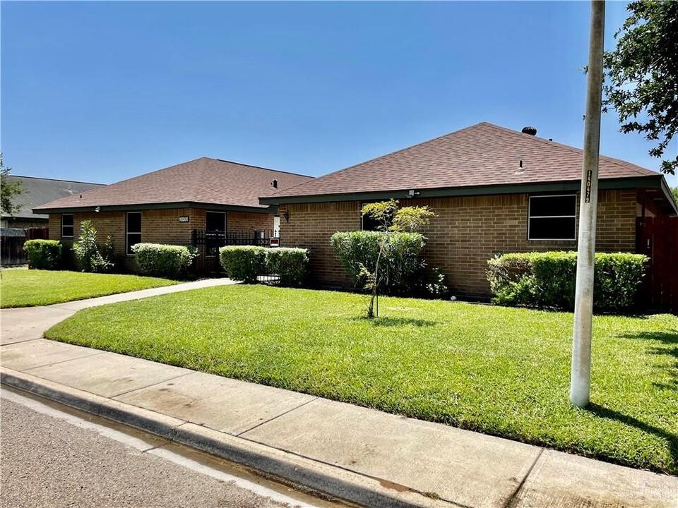 1906 Villa Linda Ave in Edinburg, TX - Building Photo