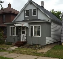 413 1st St SW in Chisholm, MN - Building Photo