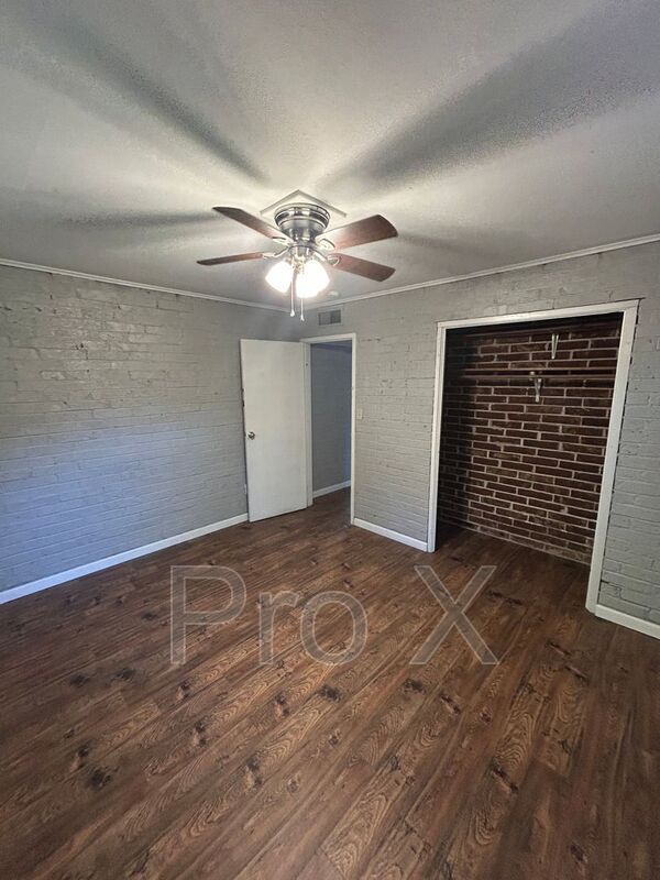 402 Dyer St in Springdale, AR - Building Photo - Building Photo