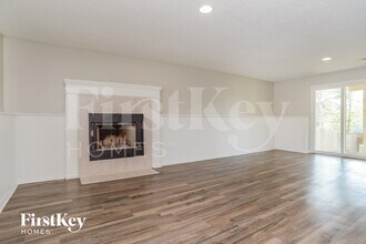 219 NW 111th Terrace in Kansas City, MO - Foto de edificio - Building Photo
