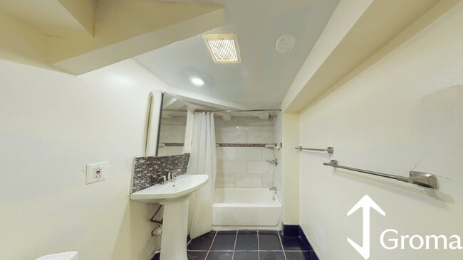 3 Mark St, Unit 1 in Boston, MA - Foto de edificio - Building Photo