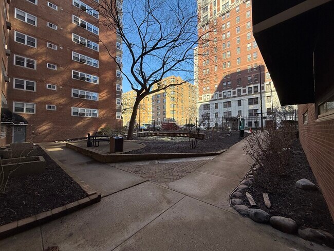 4970 N Marine Dr in Chicago, IL - Building Photo - Building Photo