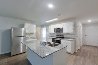 9149 Aegean Cir in Lehigh Acres, FL - Foto de edificio - Building Photo