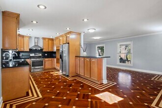 1435 Mill Creek Dr in Buffalo Grove, IL - Building Photo - Building Photo