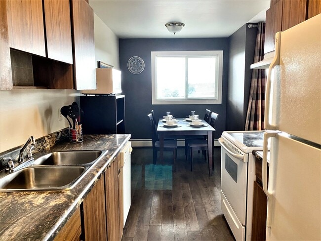 11245-11245-31 31 Ave NW in Edmonton, AB - Building Photo - Building Photo