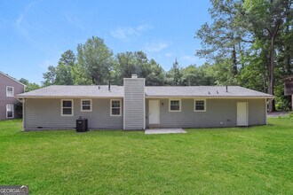 1947 Valley Woods Dr in Riverdale, GA - Building Photo - Building Photo