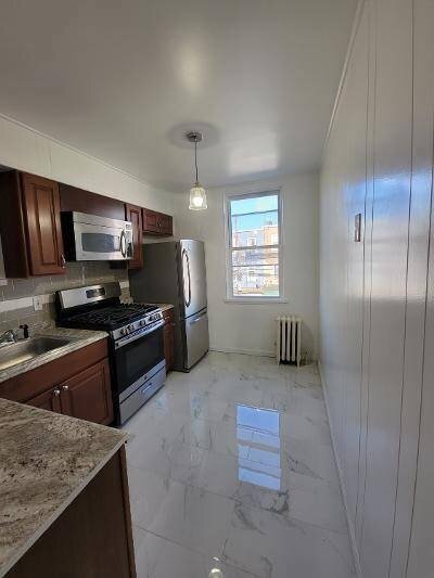 51-56-56 47th St, Unit 6315 in Queens, NY - Building Photo - Building Photo