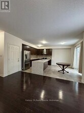 355 Royal W Dr in Brampton, ON - Building Photo - Building Photo