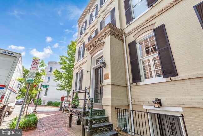 3100 N St NW in Washington, DC - Building Photo - Building Photo