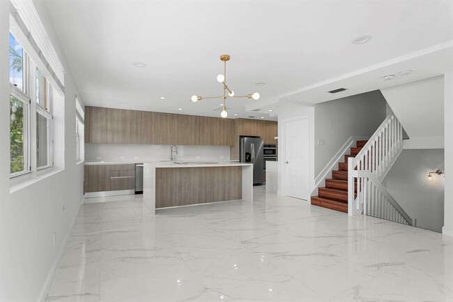 property at 620 NE 7th Ave