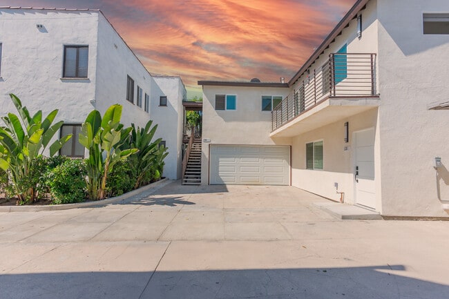 130 S Harper Ave, Unit 130 S Harper Ave 1-2