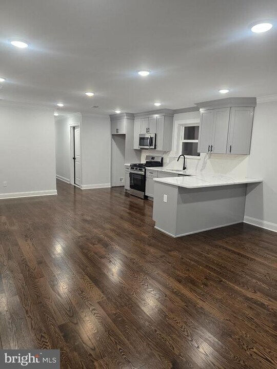 135 N 15th St in East Orange, NJ - Building Photo