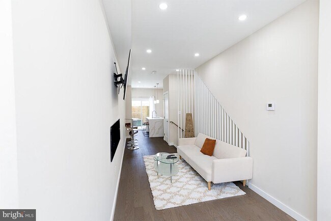 336 Oakdale Pl NW in Washington, DC - Building Photo - Building Photo