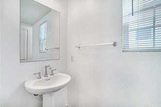 4087 E Hamilton Paseo in Ontario, CA - Building Photo - Building Photo