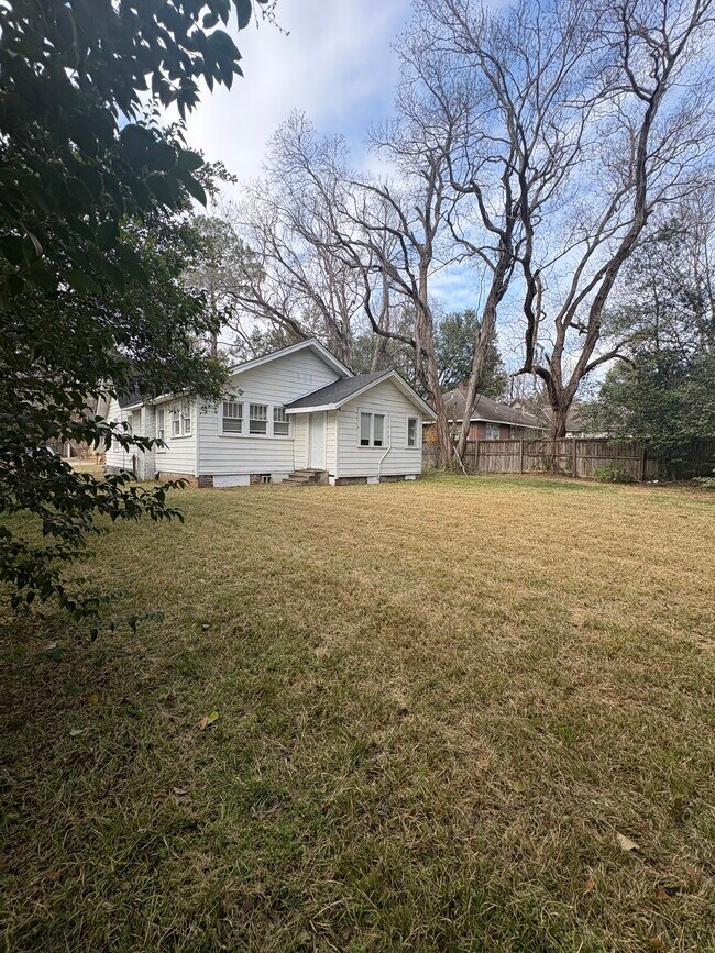 3369 Montezuma Rd in Montgomery, AL - Building Photo - Building Photo