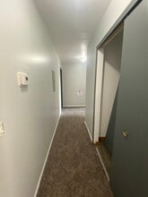 7483 Crosscreek Dr, Unit 7477-7491 in Temperance, MI - Building Photo - Building Photo