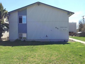 811 W Spofford Ave