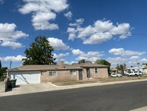 309 Griffiths St in Bakersfield, CA - Building Photo - Building Photo