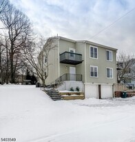50 W Railroad Ave in Netcong, NJ - Building Photo