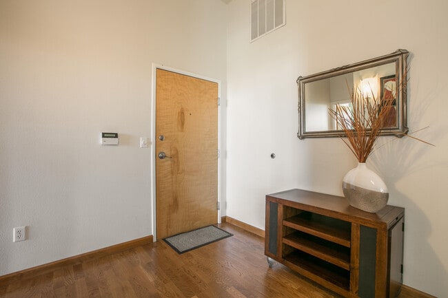 401 Central Ave NE in Albuquerque, NM - Building Photo - Building Photo