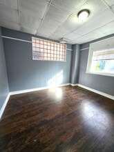 8 St John St in West Warwick, RI - Foto de edificio - Building Photo