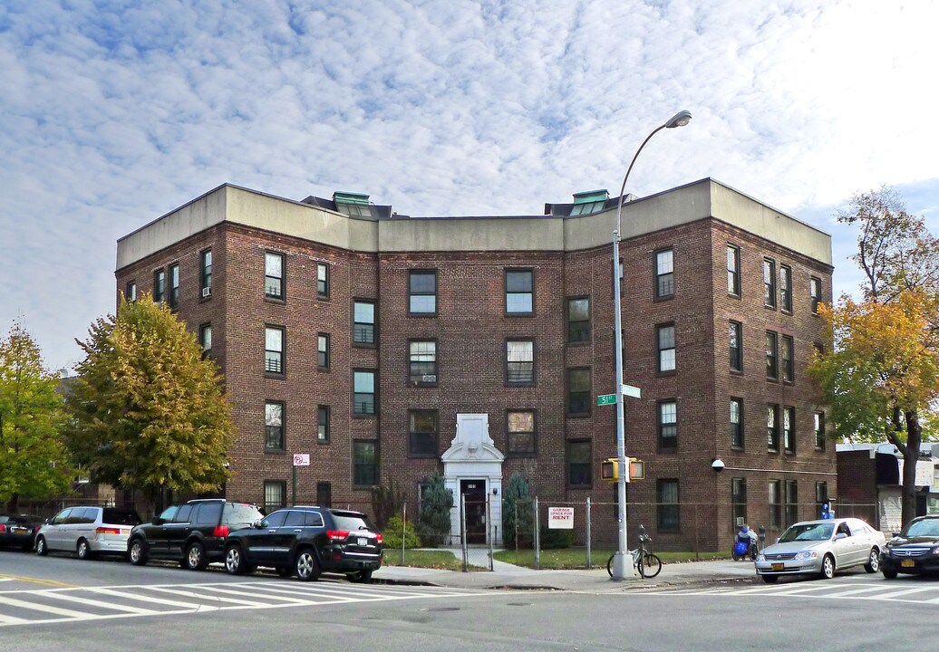 51-03 Broadway in Woodside, NY - Building Photo