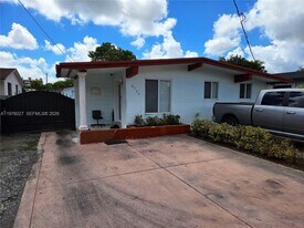 6744 SW 21st St in Miami, FL - Building Photo