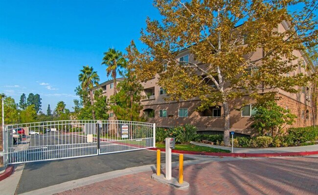 7677 Mission Gorge Rd in San Diego, CA - Building Photo - Building Photo