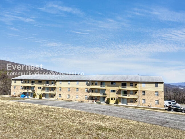 12914 N Cresap St in Cumberland, MD - Building Photo - Building Photo