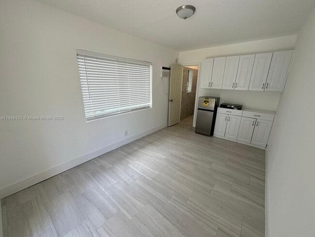 property at 930 SW 29th St