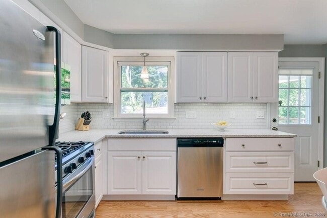 26 Barrett St in Hamden, CT - Building Photo - Building Photo