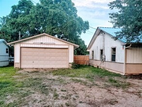 601 S Cochran St in Willis, TX - Building Photo - Building Photo