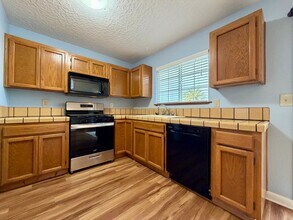 2341 Lee Ln in Eureka, CA - Building Photo - Building Photo