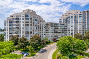 Marina Del Rey Phase III in Toronto, ON - Building Photo