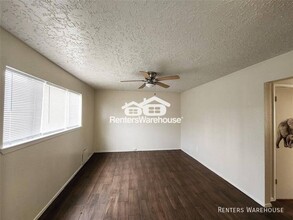 13052 Clarewood Dr in Houston, TX - Building Photo - Building Photo