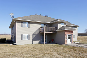 Sycamore Apartments in Iowa City, IA - Building Photo - Building Photo